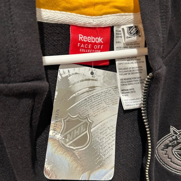 Vancouver canucks hockey children’s Reebok hoodie - Picture 3 of 5